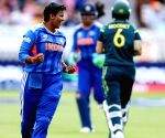 Dhoni, Djokovic both have rare quality to stay calm when it matters most': Deepti Sharma