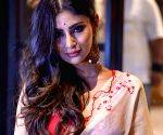 Mouni Roy writes a poem about the art of moving forward amidst divorce