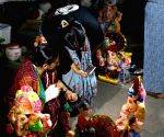 Devotees Flock to Jhandewalan for Ganesh Idols