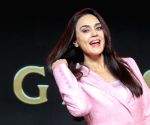 Preity Zinta observes Karwa Chauth fast for husband Gene Goodenough, wonders where the moon has disappeared