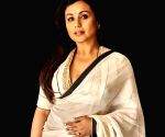 Rani Mukerji breaks down in tears as she receives honorary doctorate from La Trobe University