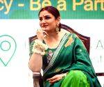 Raveena Tandon receives a special birthday wish from Bhagyashree