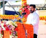 Telangana CM, Guv hail weavers' creativity on National Handloom Day