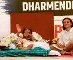 Wangchuk to continue hunger strike till Parliament takes cognisance of police action on students: Wife Gitanjali