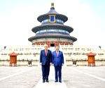 Xi, Trump visit Temple of Heaven