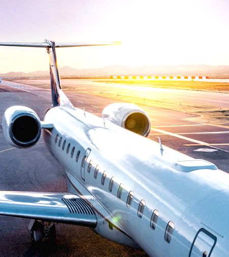 Free photo : SpaceX's satellite internet service is coming to planes