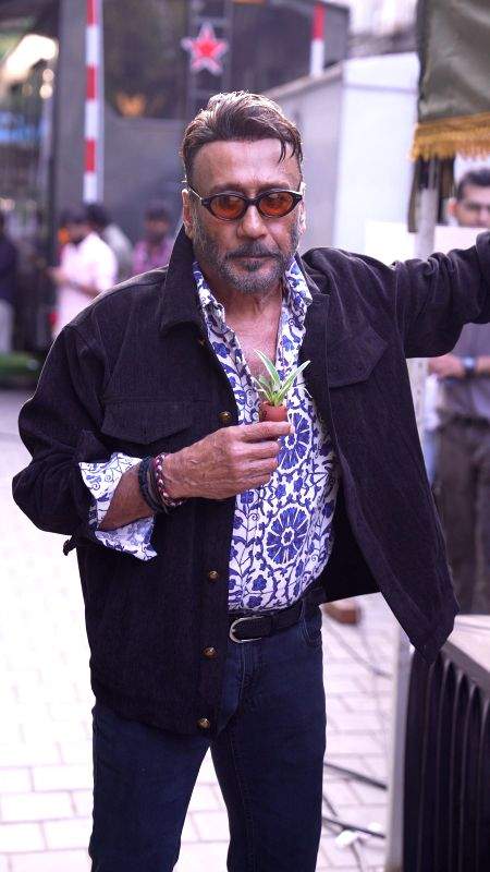 Jackie Shroff celebrates 34 years of 'Sangeet' starring Madhuri Dixit, Satish Shah