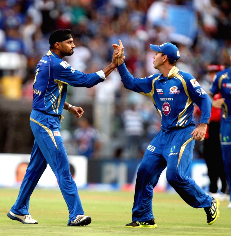 mumbai-indian-bowler-harbhajan-singh-celebrates-59408.jpg