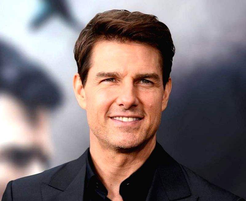 Tom Cruise says Taylor Swift schooled him about football