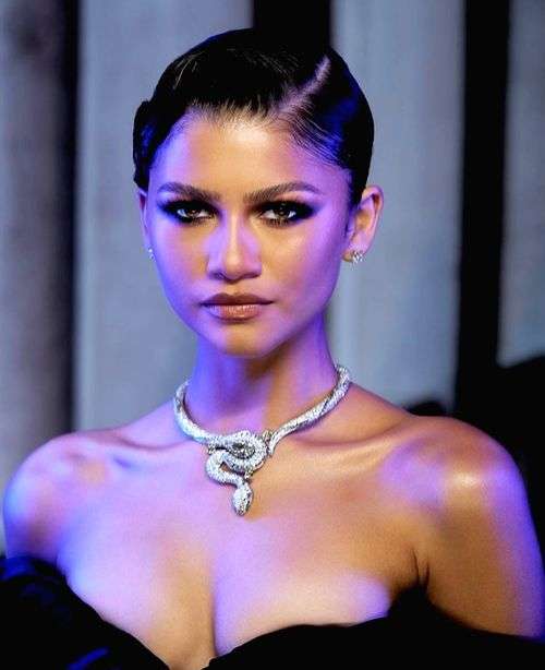 Zendaya brings back 90's magic as she debuts pixie hair at Emmys
