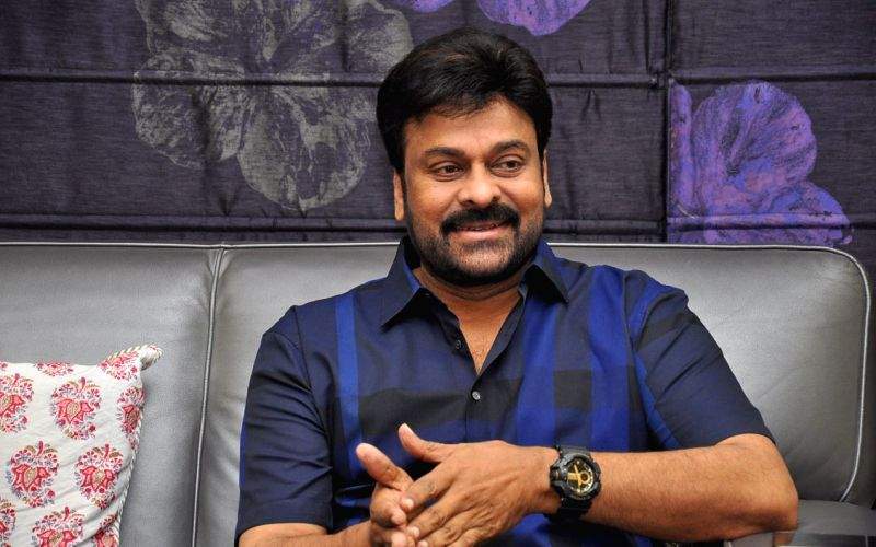 Chiranjeevi calls Ravi Teja's performance in 'Irumudi' 