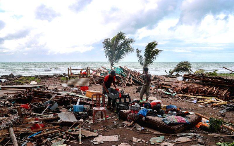 Indonesia issues tsunami 