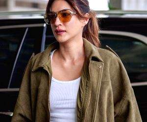 Kriti Sanon turns masseuse for sister Nupur Sanon, pampers with a spa session at home